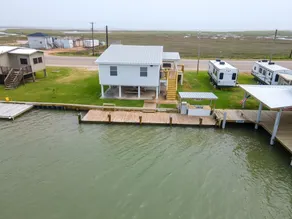 Gorda Getaway - Updated Home on the Colorado River, Minutes to Matagorda Beach! - Image 2