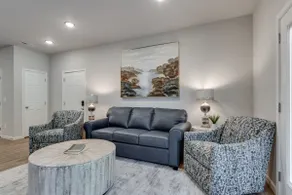 SALE! 2 Min to Pkwy! Luxury Apt Best Price - Image 2