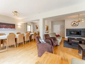 Very spacious chalet with luxury wellness and bar - Image 4