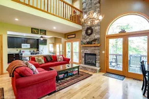 Bear`s Den - Air Conditioning, Hot Tub, Pool Table - Image 2