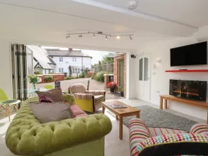The Lodge at Cross Cottage - Image 2