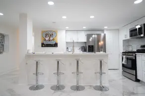 GardenLevel 4BR/2.5BA-Parking+By Convention Center - Image 2