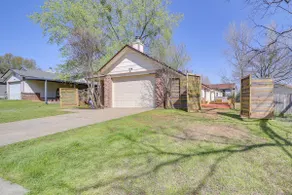 Barling Vacation Rental: Fenced-In Yard w/ Hot Tub - Image 3