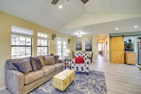 Barling Vacation Rental: Fenced-In Yard w/ Hot Tub - Image 5