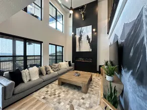 The Ozark Mountain Haus - 5 Luxury King Suites! - Image 4