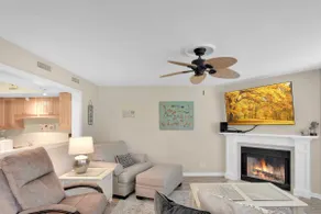 2Br/2Ba Condo walking didstance to pier/village area - Image 3