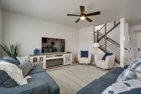 Family-Friendly Townhome ~ 2 Mi to Windsor Lake! - Image 4
