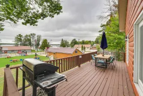 Charming Curtis House: Large Deck w/ Lake View! - Image 3