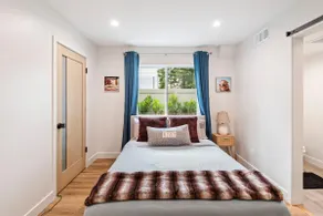 Stylish Sherman Oaks Townhouse W/ 3 Master Suites - Image 5