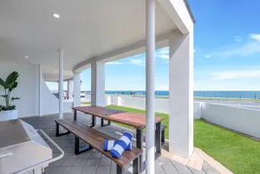 The Seaview | Seaside Apartment - Image 2