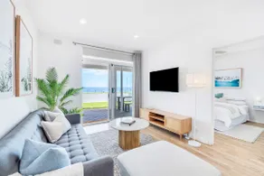 The Seaview | Seaside Apartment - Image 4