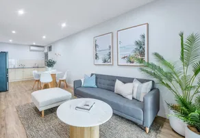 The Seaview | Seaside Apartment - Image 5