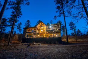 Deck-A-Saurus: Sleep 20, w/hottub, WIFI, Pets - Image 3
