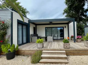 Modern and cosy ecolodge, shared heated pool, Les Mathes - Image 3