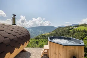 Apartamento con internet de alta velocidad, terraza y jardín | Vistas a la montaña - Image 2
