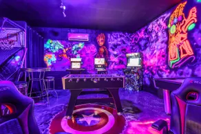 Casa 6Q Familiar c/ Game Room Marvel e Piscina - Image 3