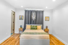 Luxurious Townhome W/3 Master Suites gated Parking - Image 2