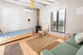 Schefflera Apartment, with Mountain View - Image 3