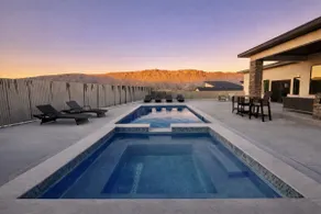 4BR Luxury Home w/ Private Heated Pool & Hot Tub - Image 3