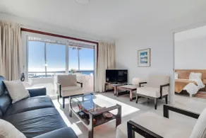 Apartment Facing the Sea and Marina - Image 3