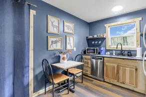 The Blue Spruce: Romantic Secluded Getaway - Image 2