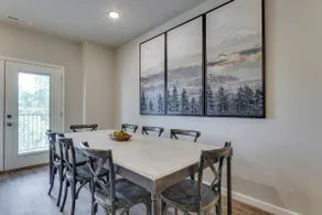SAVE! 2 Min to Pkwy! Luxury Apt Best Price - Image 3