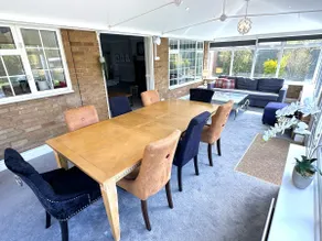 Kennedy Villa - 5 Bedroom House with Hot Tub, WiFi, Free parkings, Close to Bicester Village - Image 4