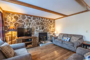 White Deer - Lake Access, Hot Tub, Dog Friendly - Image 2