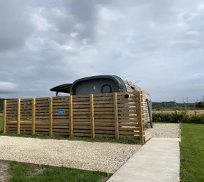 Anthropod-White Wisp with Hot Tub - Image 2