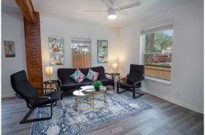 Charming 4BR2BA Only 5 mins Downtown Riverwalk - Image 4