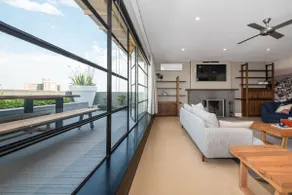 Penthouse with City Views on Chapel - Image 5
