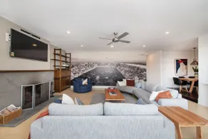 Penthouse with City Views on Chapel - Image 2