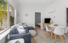 Central and modern 2 bedroom unit at Smugglers - Image 3