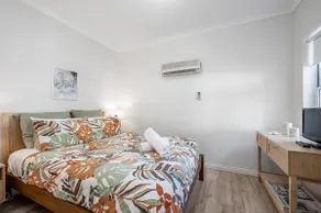 Central and modern 2 bedroom unit at Smugglers - Image 2