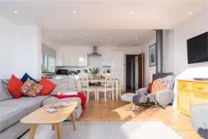 * Ny ejendom * Beachside Home W / Pod & Garden, kun få skridt fra Praa Sands Beach - Image 4