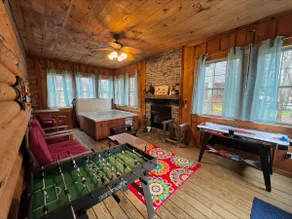 Evergreen, Wooded Views + Hot Tub - Image 3