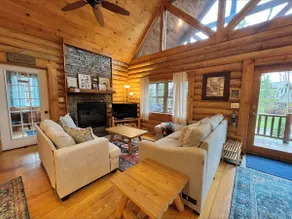 Evergreen, Wooded Views + Hot Tub - Image 4