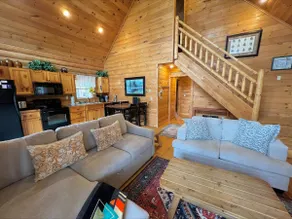 Evergreen, Wooded Views + Hot Tub - Image 5