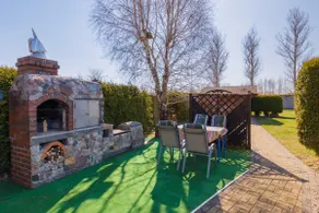 Marina Apartment with Garden | Air Conditioning - Image 4