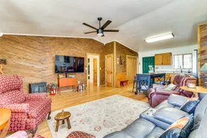 Peaceful Nutrioso Cabin Retreat w/ Mountain Views! - Image 3
