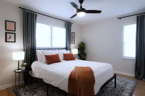 Vintage Modern Mid-Century Gem - Image 2