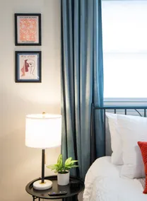 Vintage Modern Mid-Century Gem - Image 4