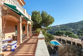 Sa Riera: Views, Pool, and Beach within Walking Distance - Image 4