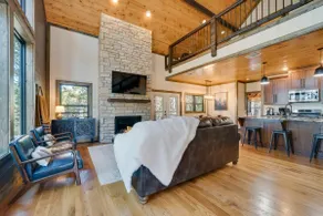 Serene Broken Bow Cabin w/ Hot Tub & Fire Pit! - Image 4