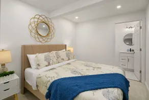 Brand New Designer's Stylish 1BR Home - 1min to I5 - Image 3