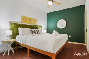 Stylish 4BR with Smart TV and Free Garage Parking - Image 4