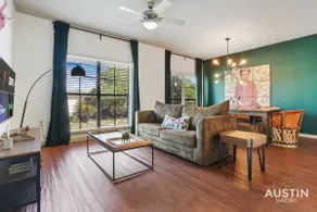 Stylish 4BR with Smart TV and Free Garage Parking - Image 2