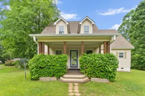 Fall Fun in Lakeside Luxury: Spacious Home, Pet-Friendly, Near Attractions + Hiking - Image 2
