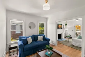 SoHo Siesta Stunning Apt w Private Balcony - Image 3