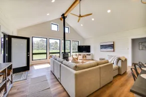 Stunning Chesapeake Bay Farmhouse w/ Dock & Kayaks - Image 4